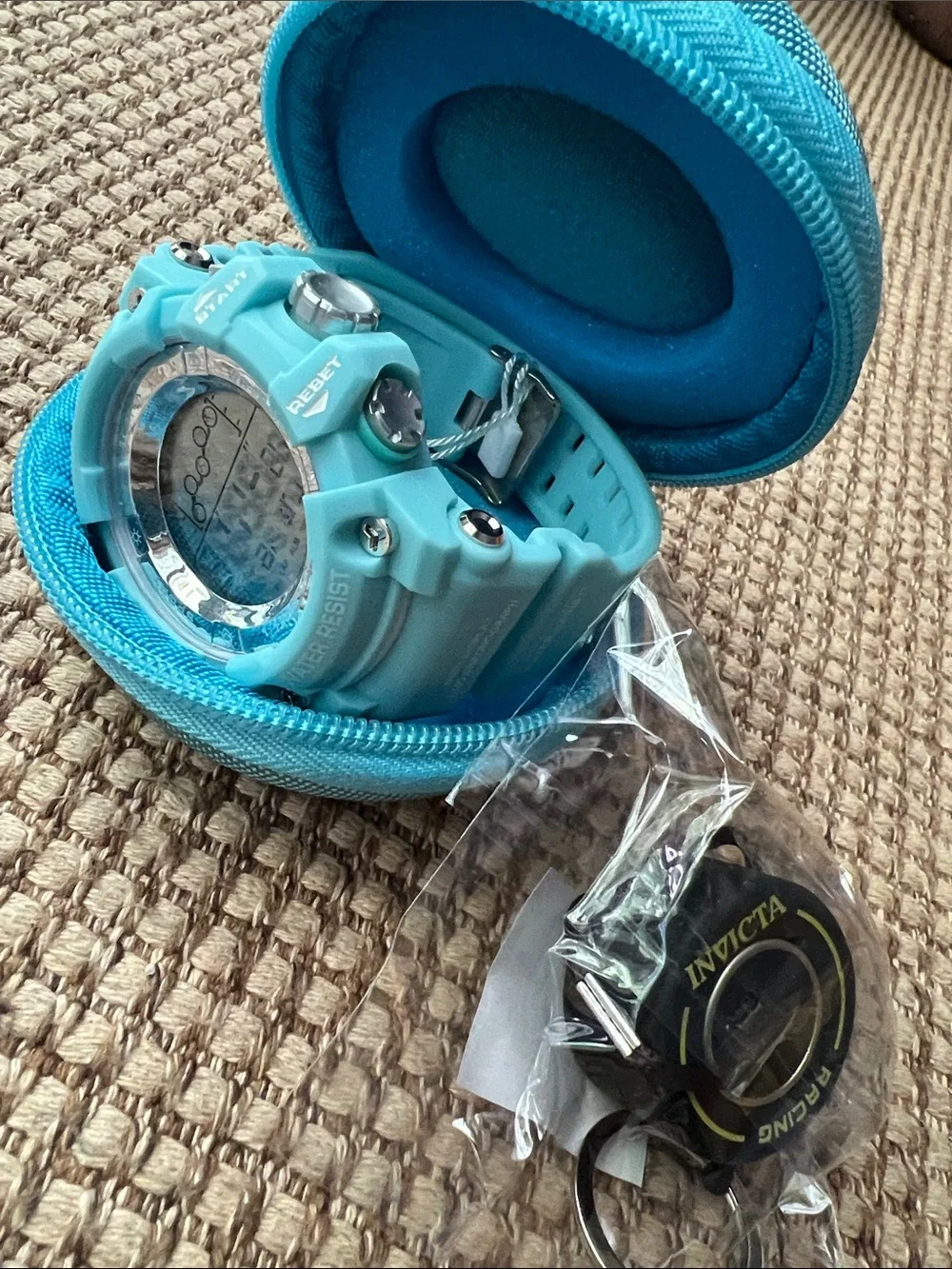 Invicta set activa